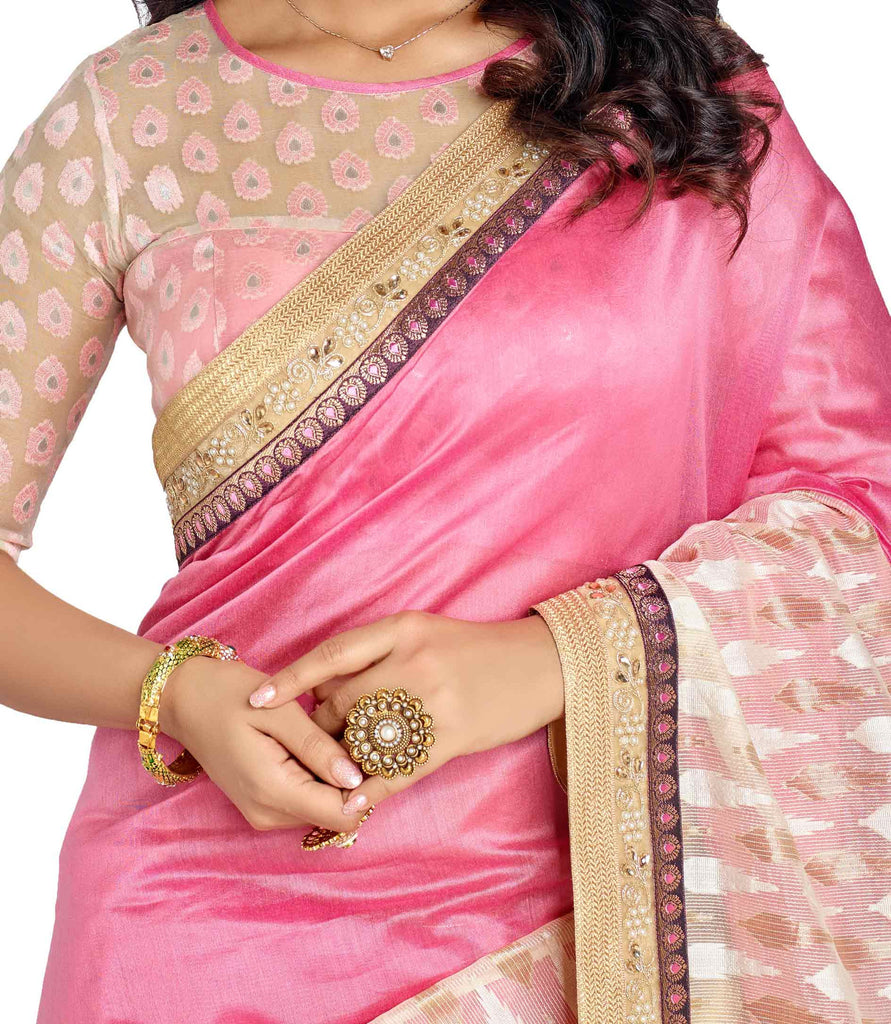 Vastreeni Get obsessed with the new ambit of the glamour with this magnificent saptrangi saree